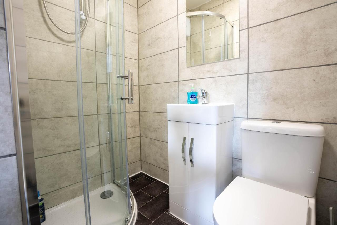 No 01 Small Studio Flat In Aylesbury Town Station Luaran gambar