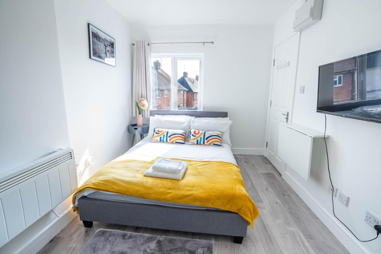 No 01 Small Studio Flat In Aylesbury Town Station Luaran gambar