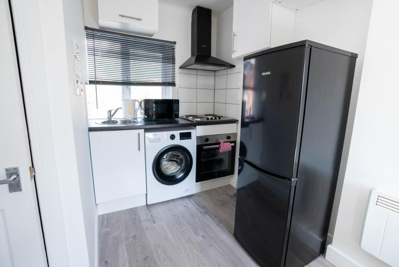 No 01 Small Studio Flat In Aylesbury Town Station Luaran gambar